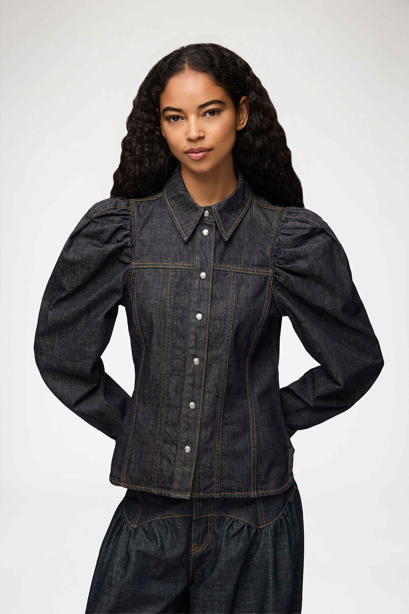 Shirt in Textured Slub Denim, Recycled Cotton, in colour Rinse - 1 - GANNI