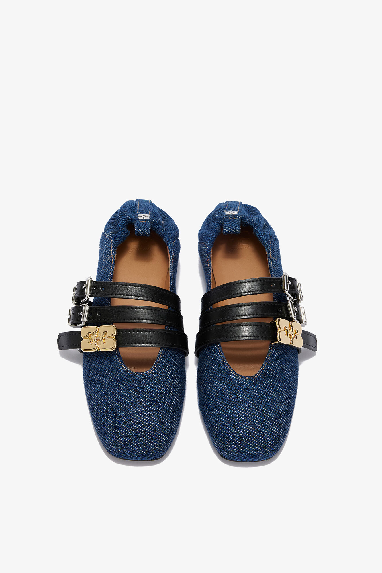 【GANNI】デニム リボン フラットシューズ / ポインテッドトゥパンプス Sue Triple Ballerina in Denim | GANNI US