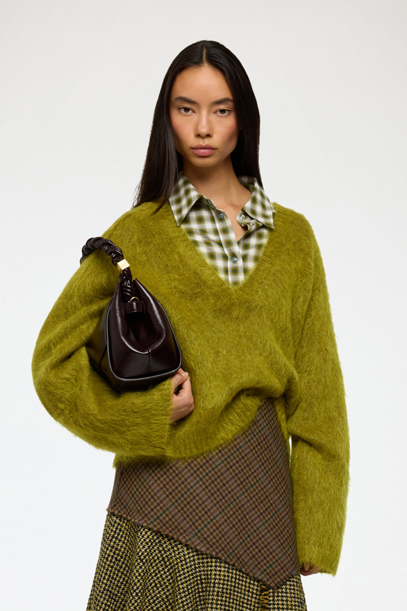 Tröja i borstad mohair, Wool, in colour Military Olive - 1 - GANNI