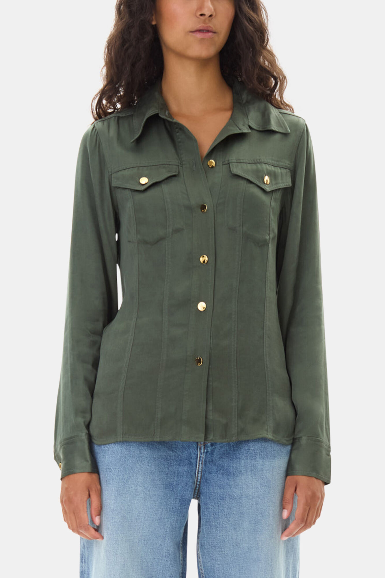 Chemise en satin délavé vert, LENZING™ ECOVERO™, in colour Climbing Ivy - 2 - GANNI