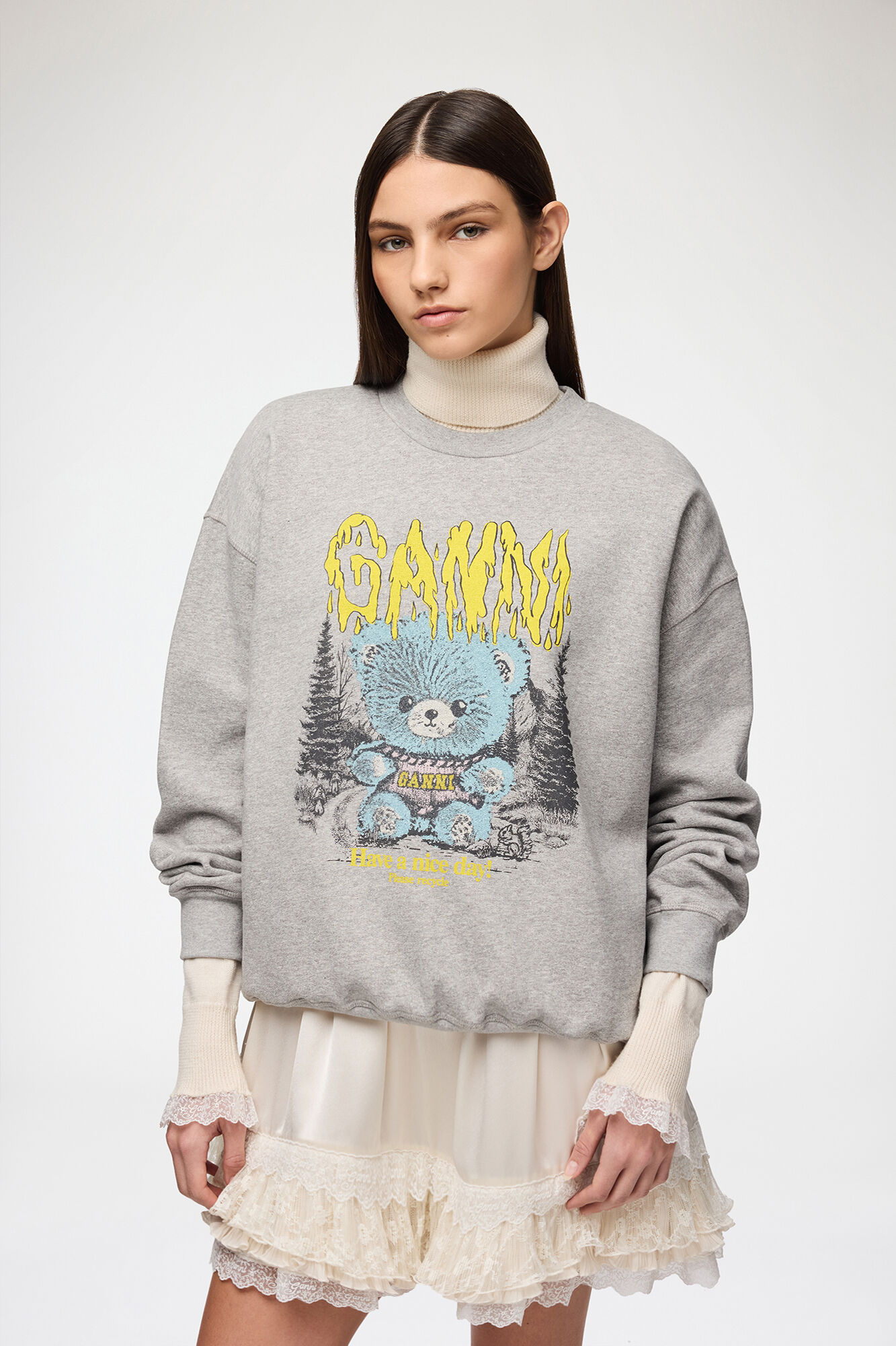 Sweat avec ours en peluche et forêt, Organic Cotton, in colour Paloma - 1 - GANNI