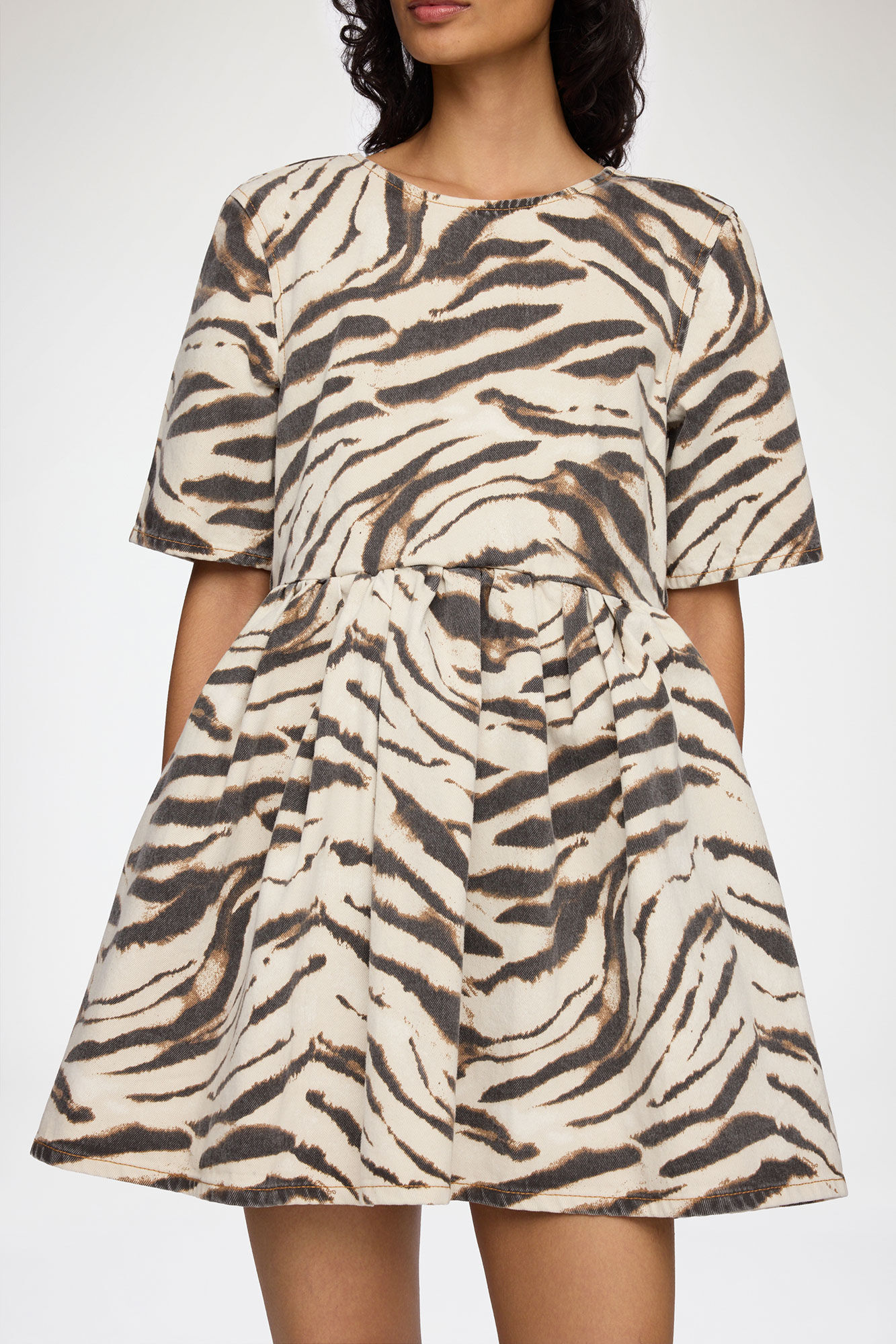 Dress in Zebra Denim, Organic Cotton, in colour Egret - 3 - GANNI