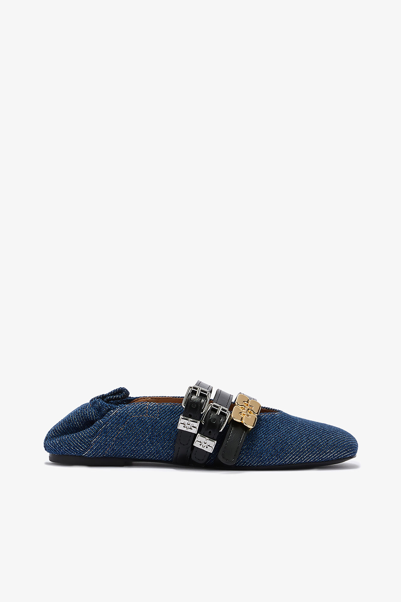 【GANNI】デニム リボン フラットシューズ / ポインテッドトゥパンプス Sue Triple Ballerina in Denim | GANNI US