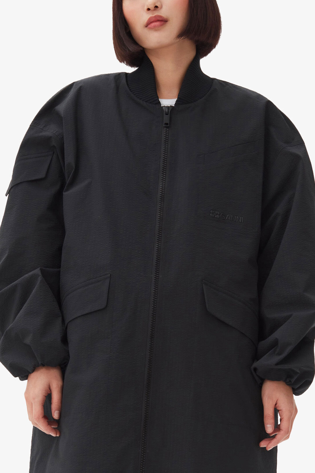 Svart, overdimensjonert teknisk skallkåpe i kretong, Recycled Polyester, in colour Black - 2 - GANNI