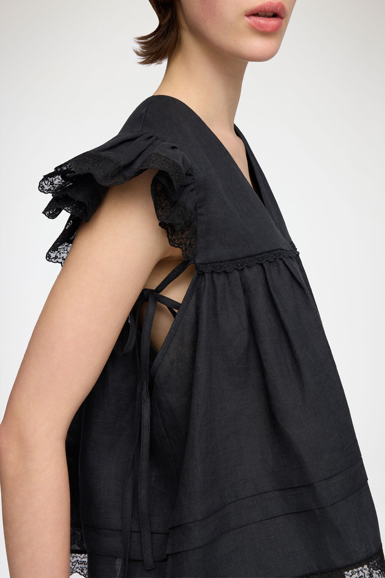 Bluse aus schwarzem Leinen, Linen, in colour Black - 3 - GANNI