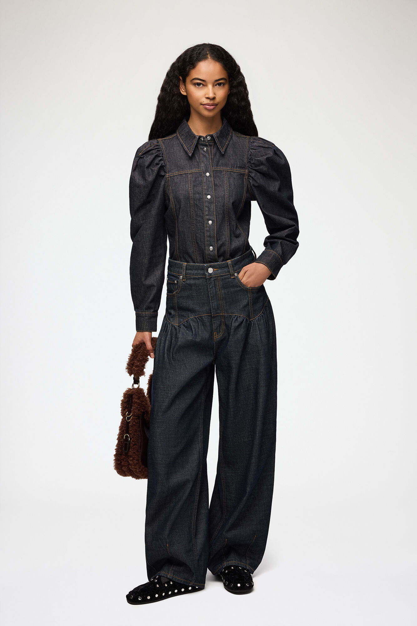 Shirt in Textured Slub Denim, Recycled Cotton, in colour Rinse - 2 - GANNI