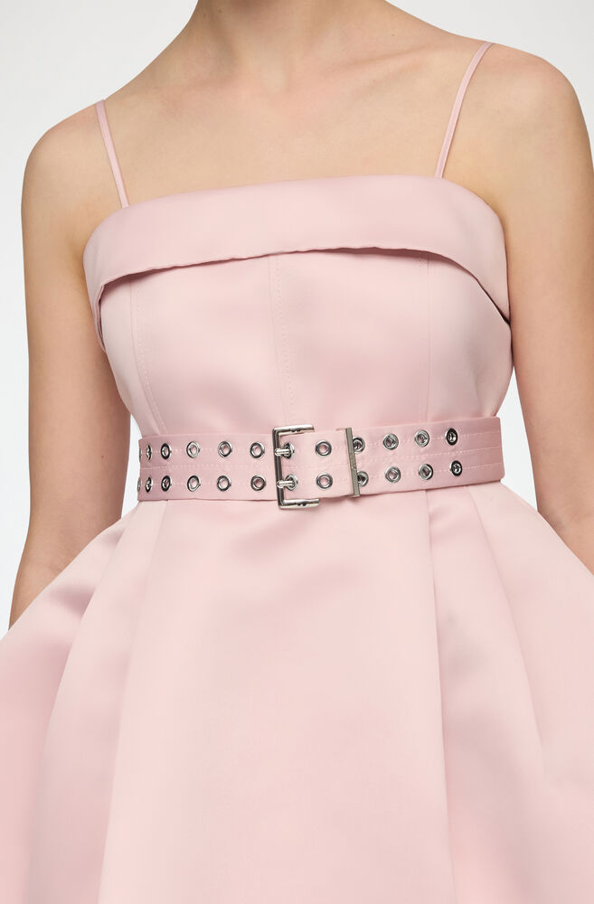 Dress in Pink Satin, Potpourri