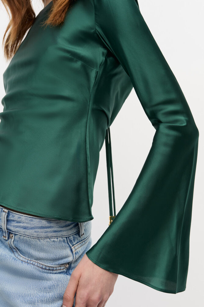 Green Satin Blouse, Pineneedle