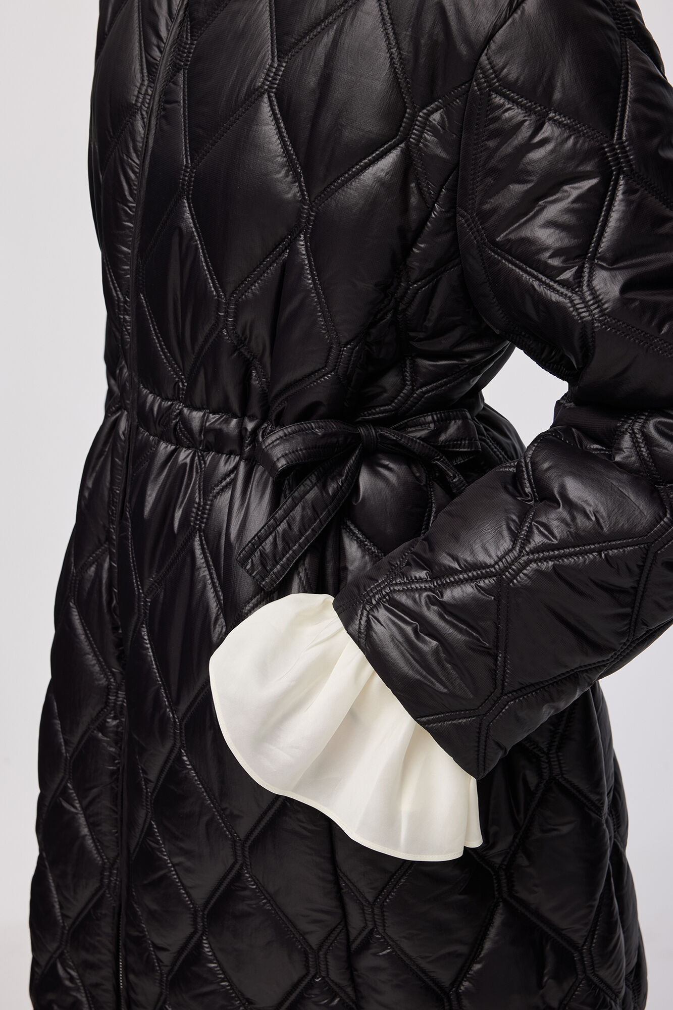 Kappa i svart kvilt, Recycled Polyamide, in colour Black - 2 - GANNI