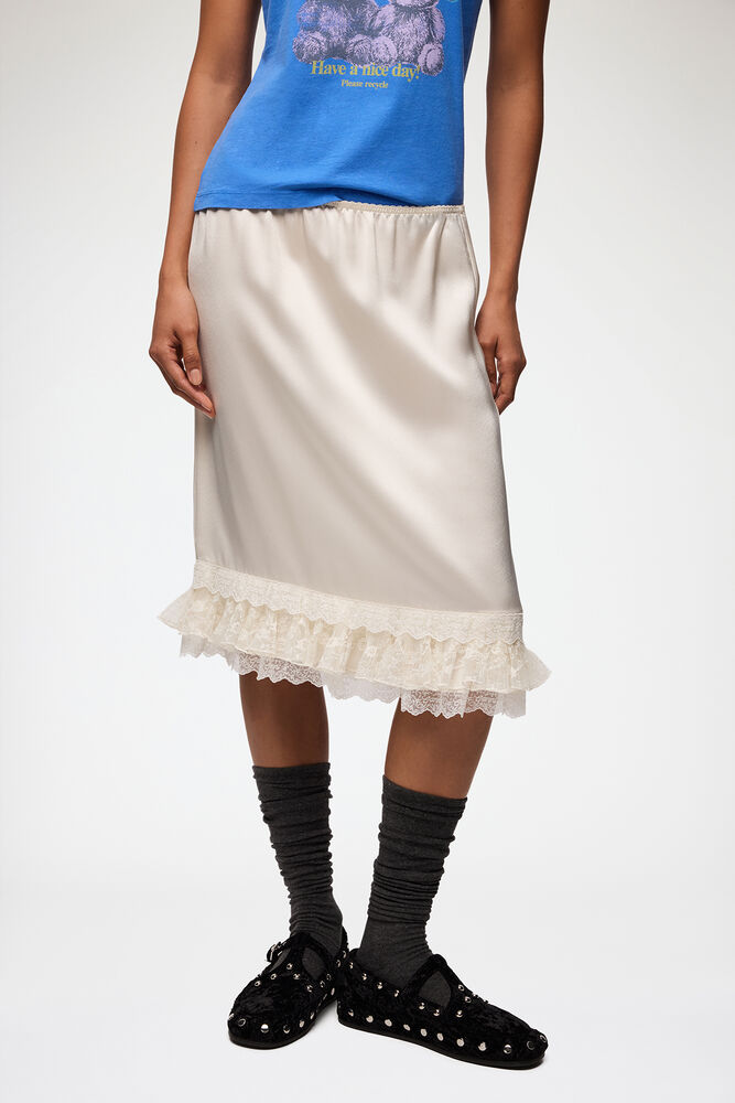 Skirt in Frill Satin, Egret