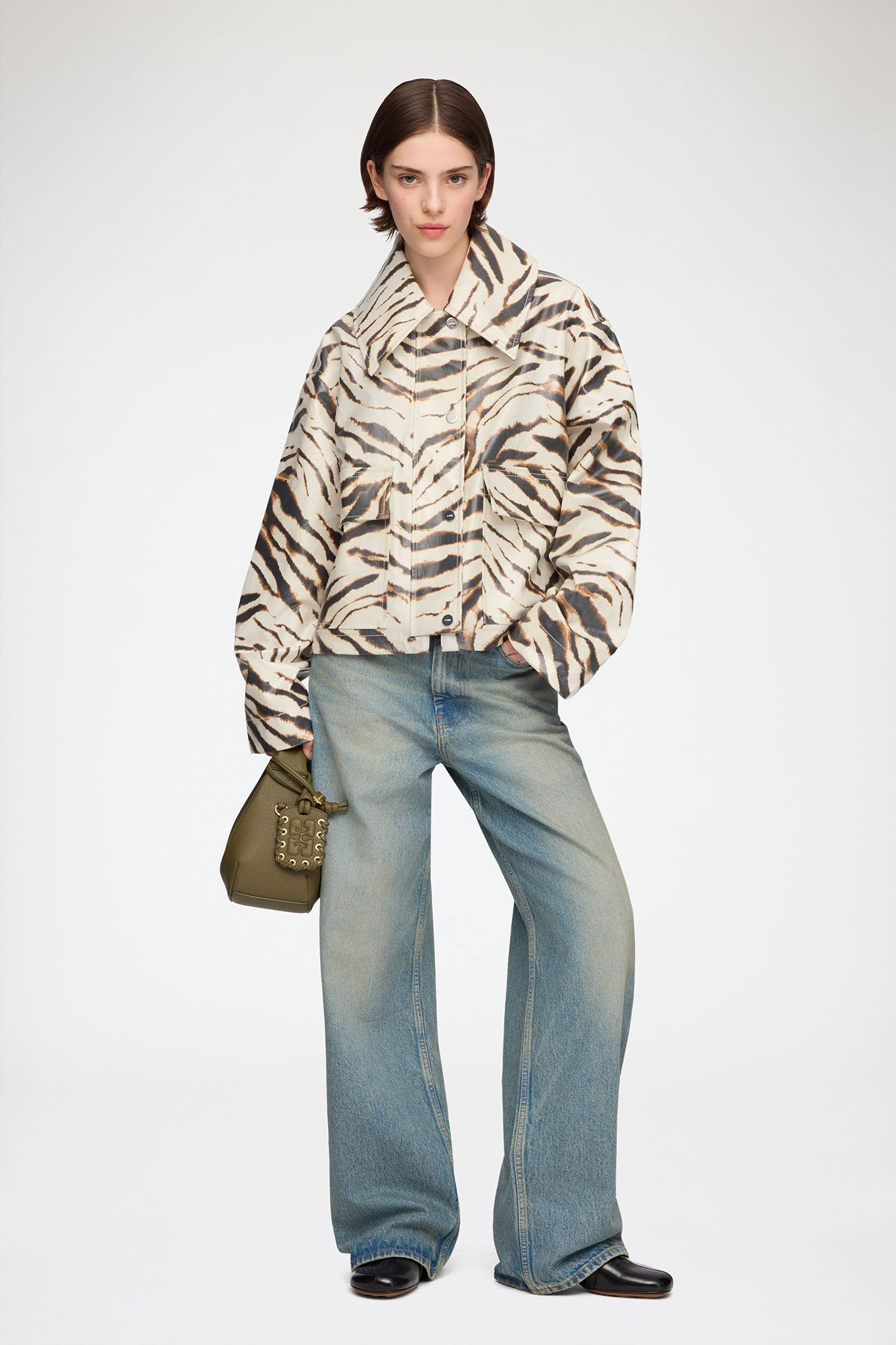Jacket in Laminated Zebra, Organic Cotton, in colour Egret - 2 - GANNI