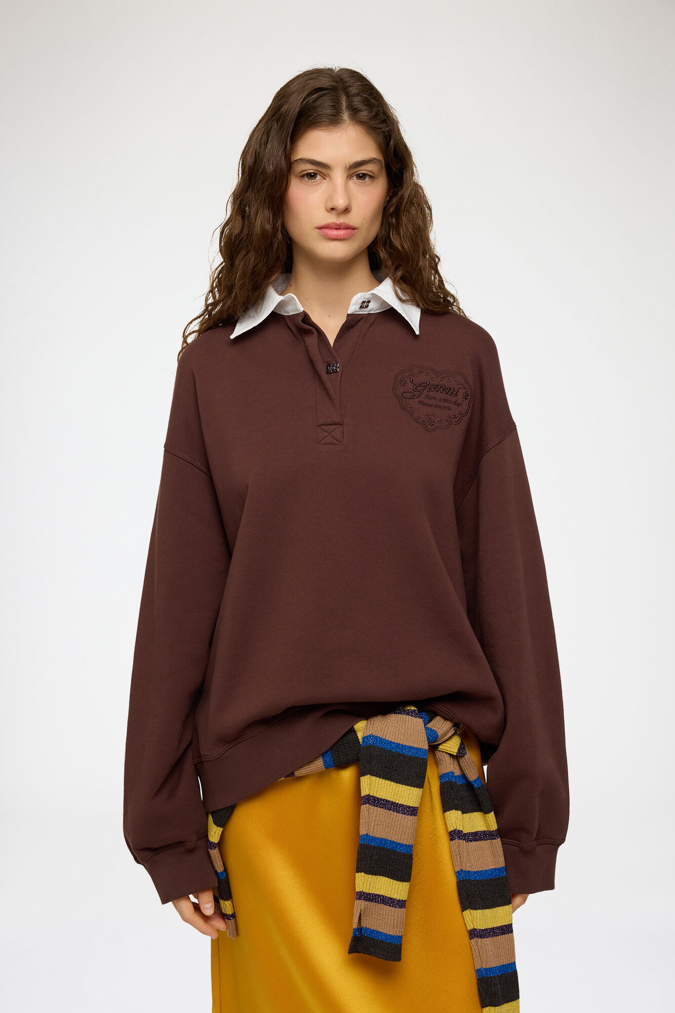 Polotrøje med hjertebroderi, Organic Cotton, in colour Chicory Coffee - 1 - GANNI