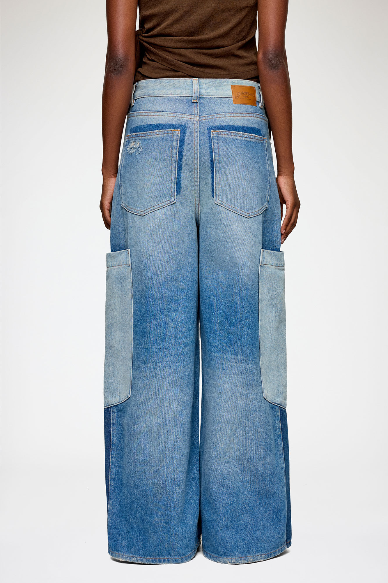 Baggy Cargo Jeans in Patchwork Denim, Organic Cotton, in colour Mid Blue Vintage - 3 - GANNI