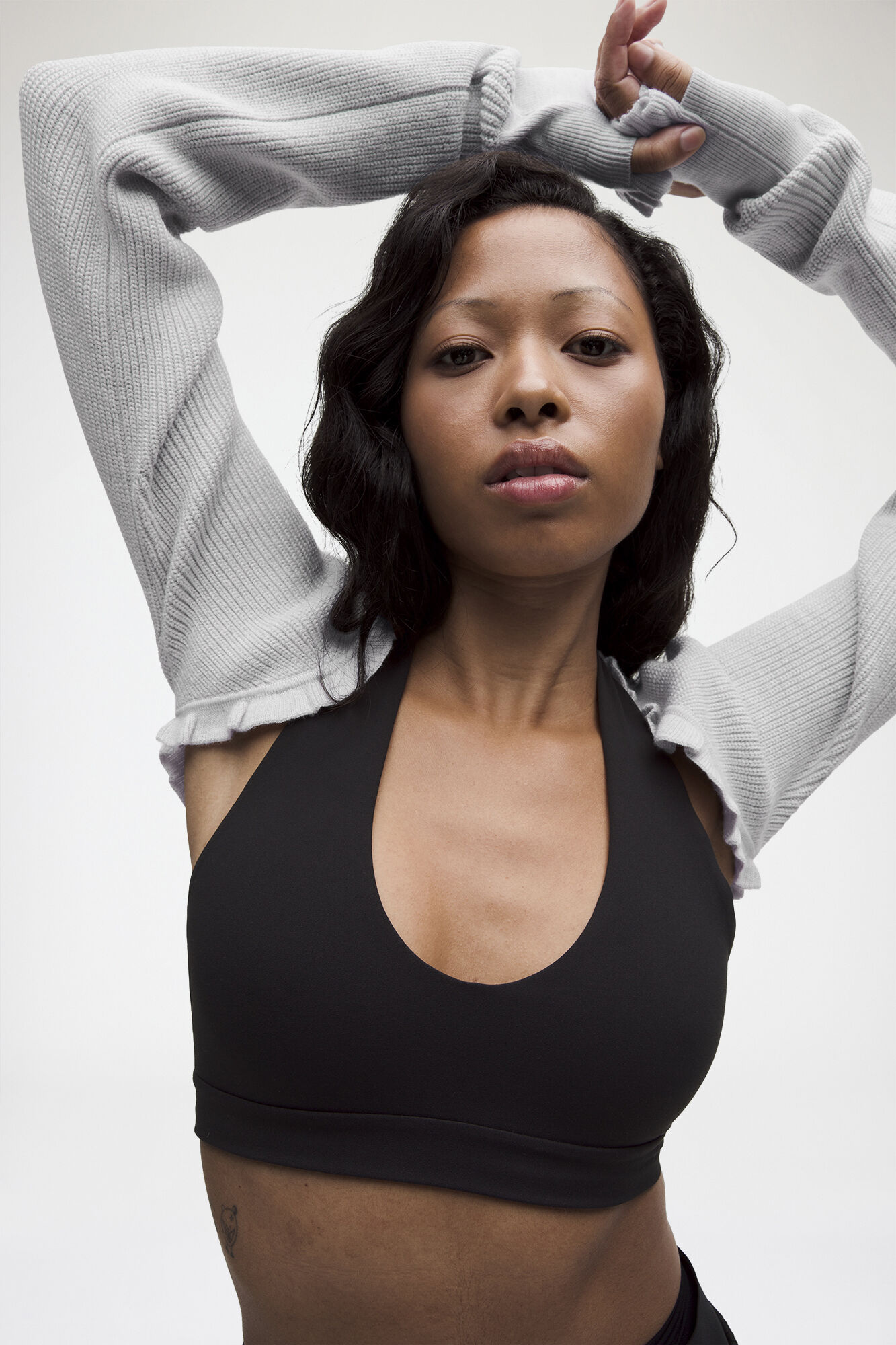 Bolero aus Merino-Wollmischung, Recycled Polyester, in colour Heathered Core Ultra Light Grey - 4 - GANNI