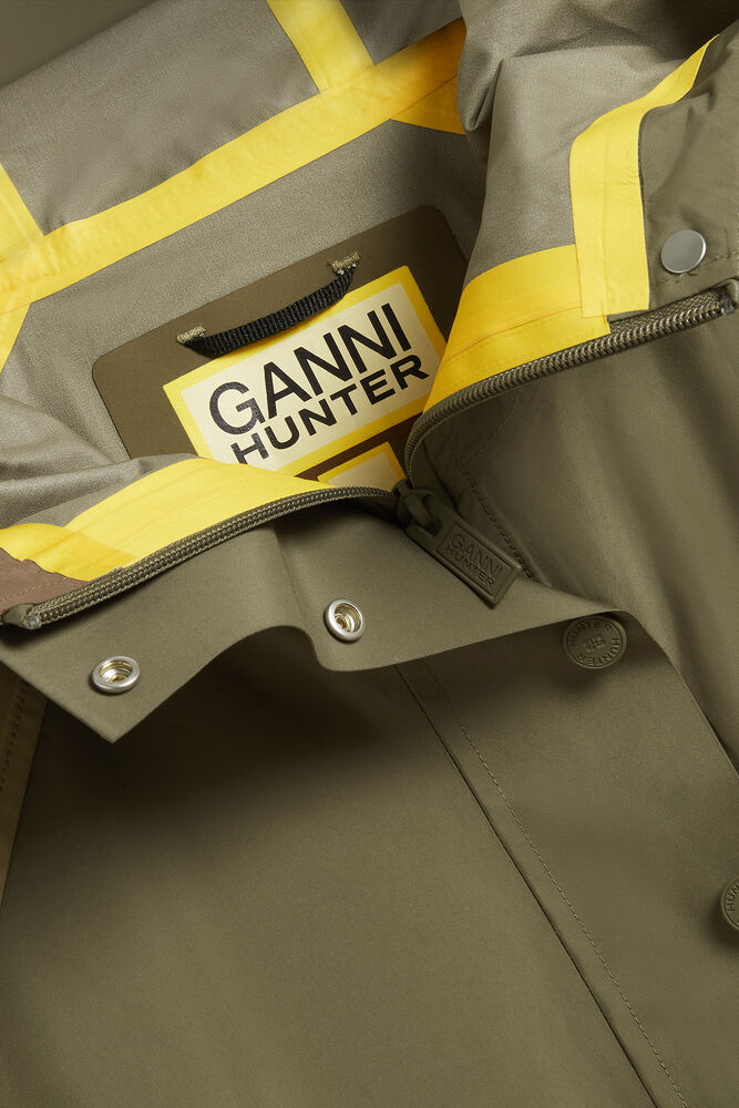 Poncho in 10K Waterproof Shell, Military Olive