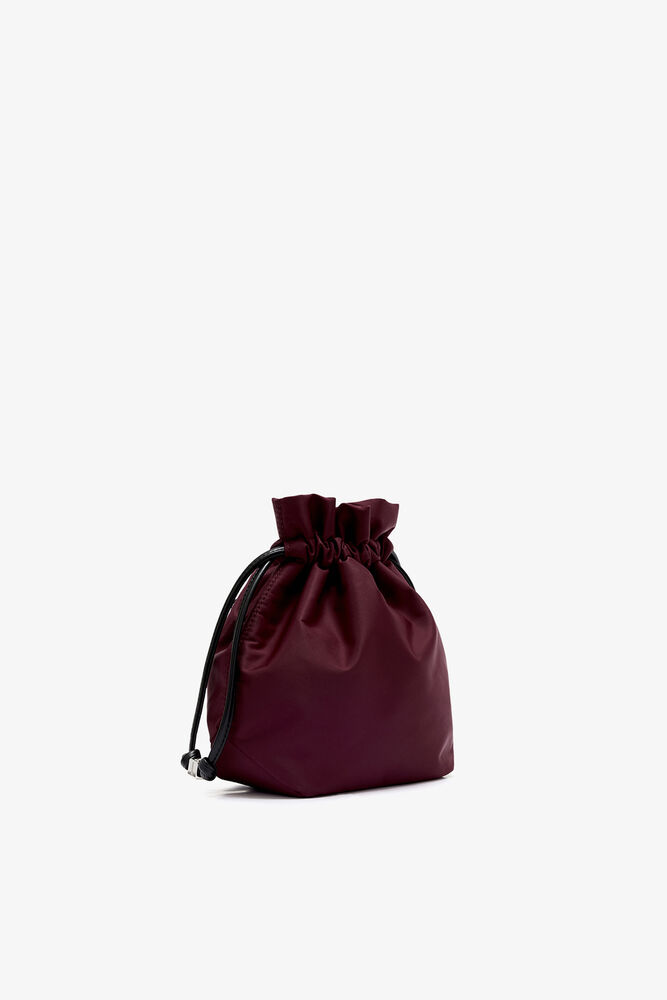 Pouch in Red Nylon, Windsor Wine