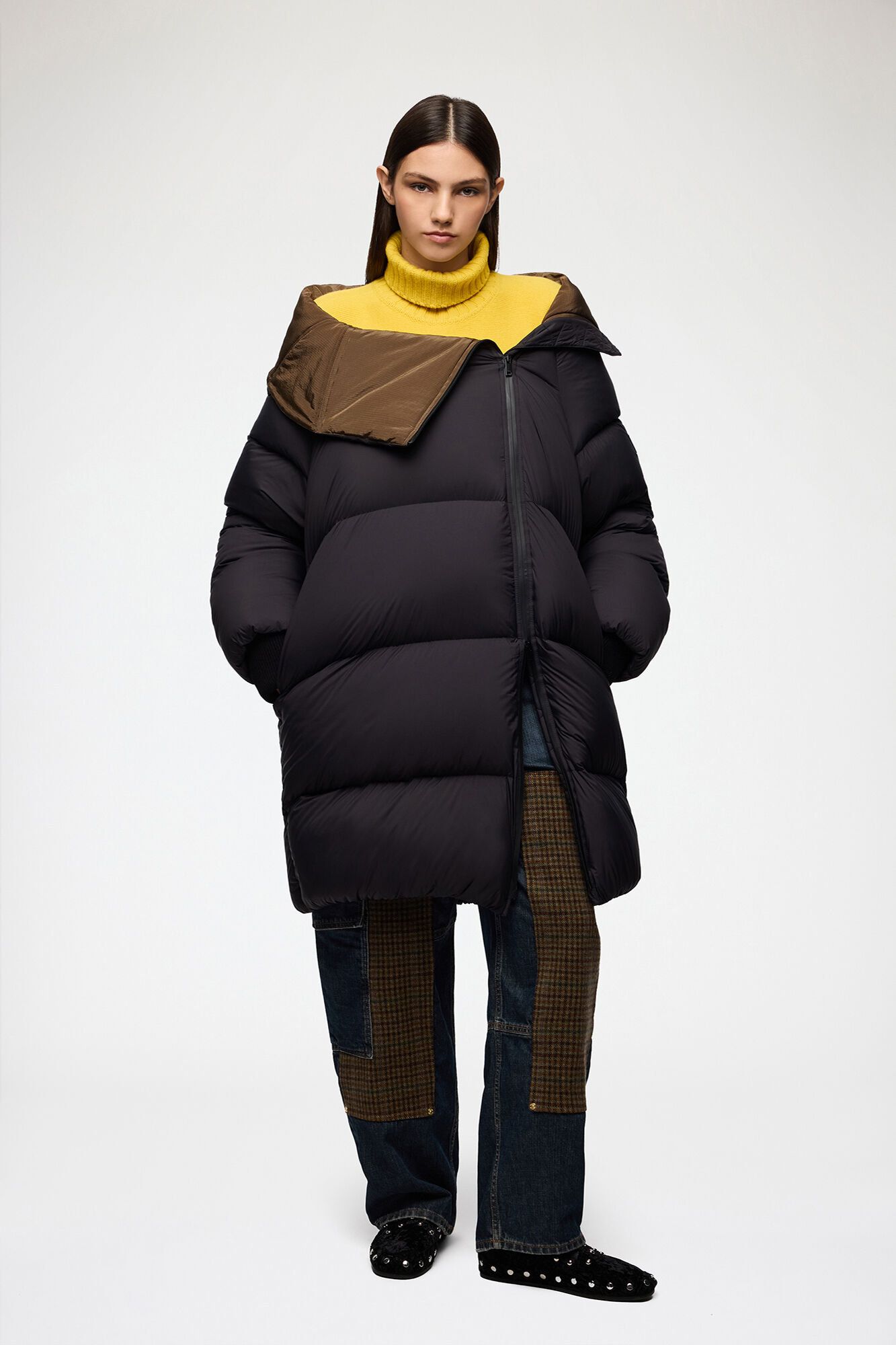 Maxi Puffer in Black Future Nylon, Recycled Polyamide, in colour Phantom - 2 - GANNI