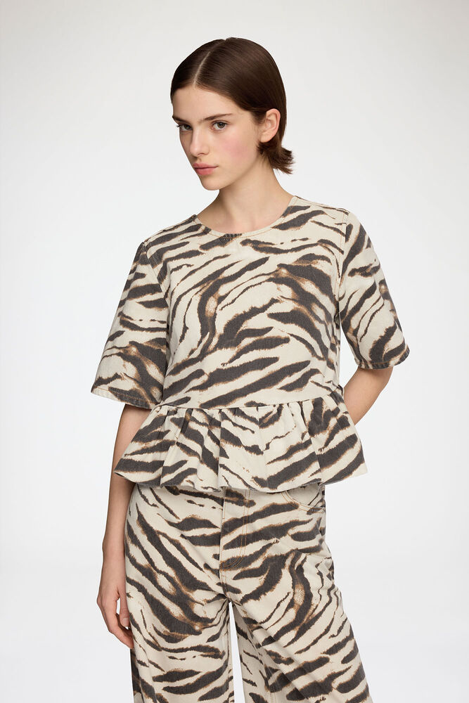Top in Zebra Denim, Egret