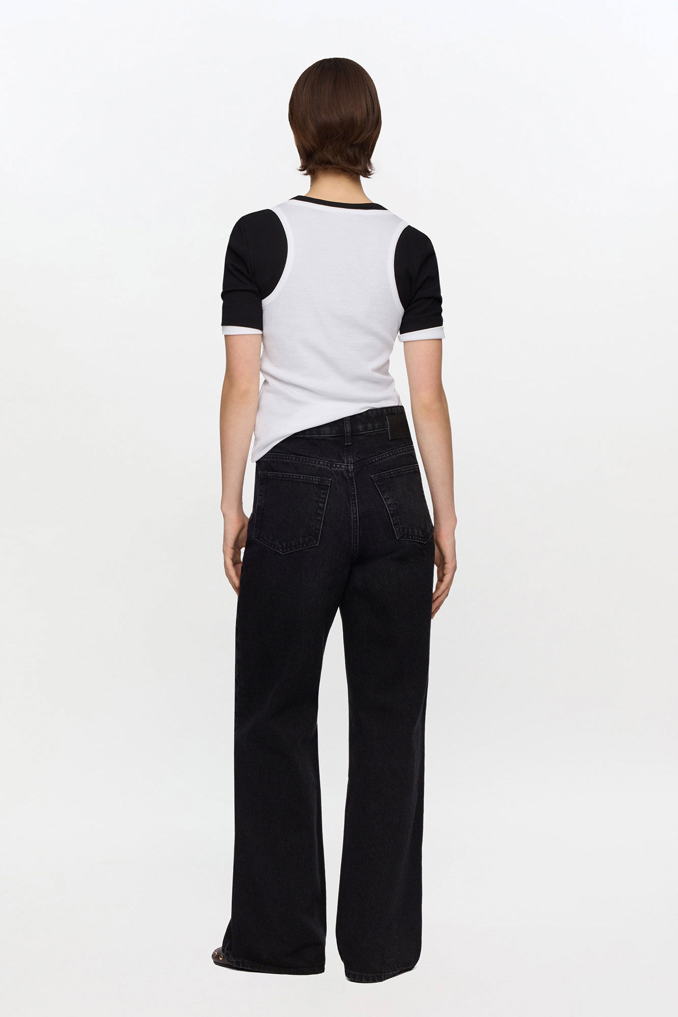 Izey Jeans in Black Rigid Denim, Organic Cotton, in colour Black Washed - 2 - GANNI