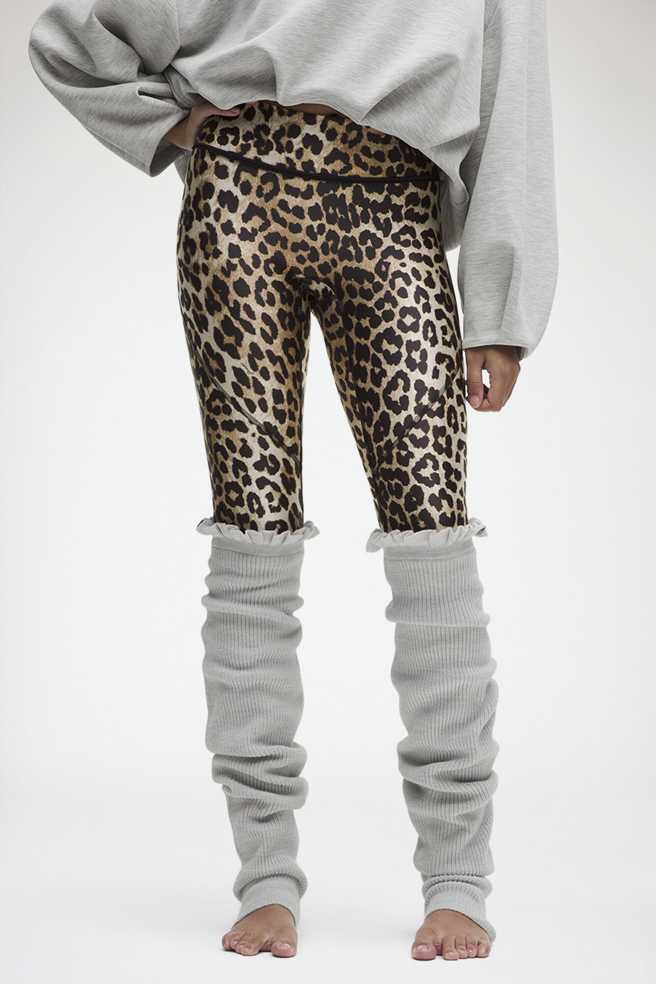 Leg Warmers in Grey Wool-Blend, Wool, in colour Heathered Core Ultra Light Grey - 2 - GANNI