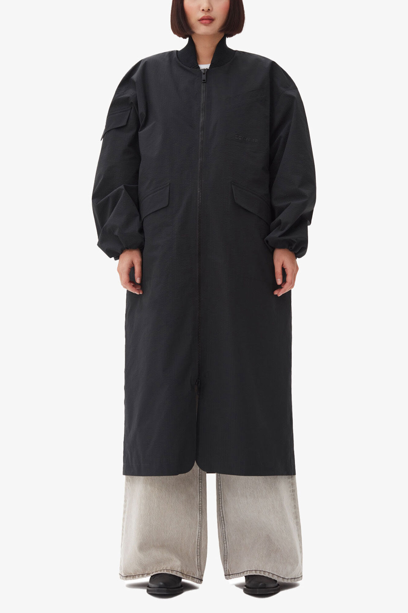 Svart, overdimensjonert teknisk skallkåpe i kretong, Recycled Polyester, in colour Black - 1 - GANNI