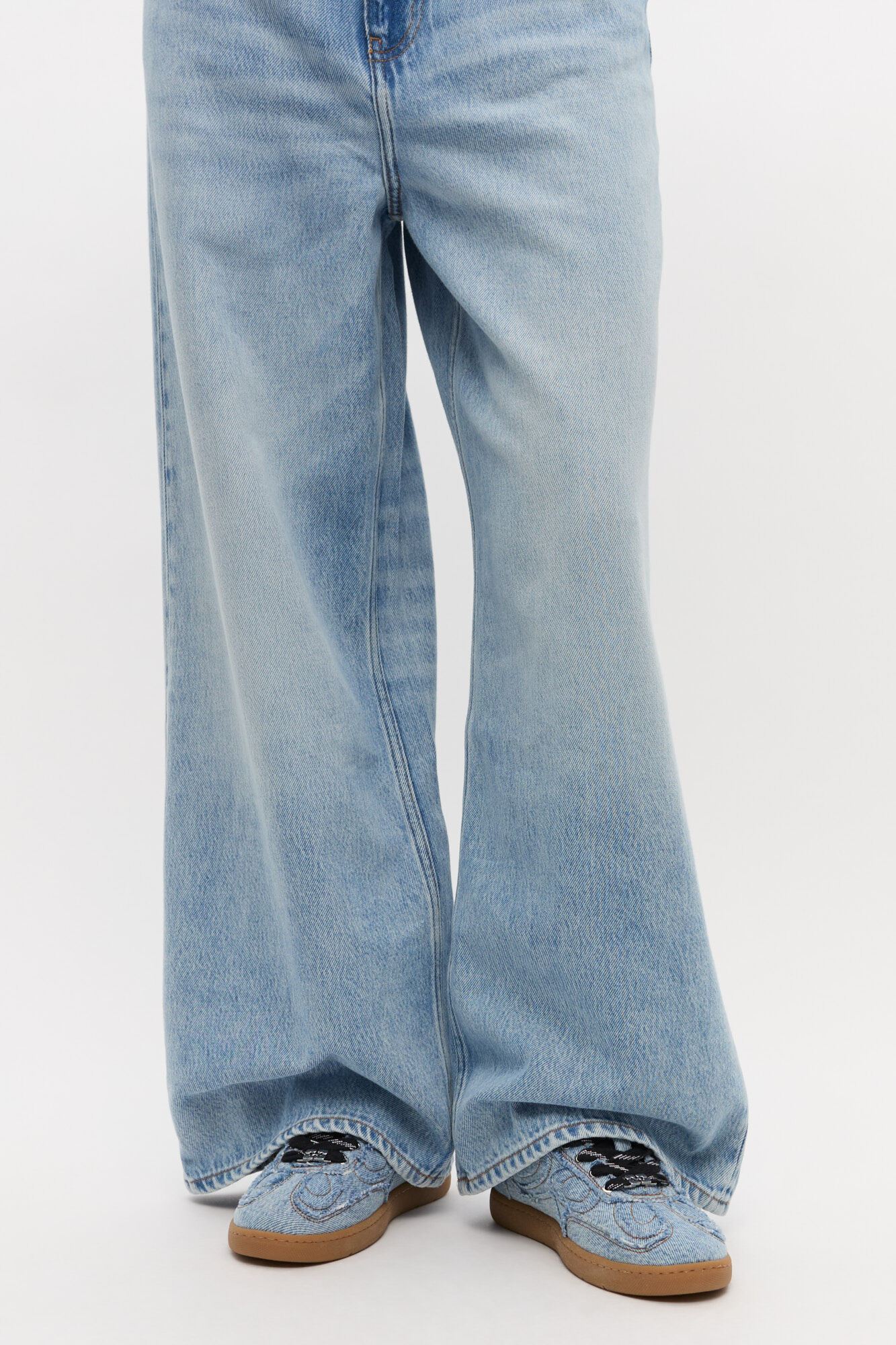 08 Denim Sneakers in Raw Edge, Cotton, in colour Light Blue Vintage - 1 - GANNI