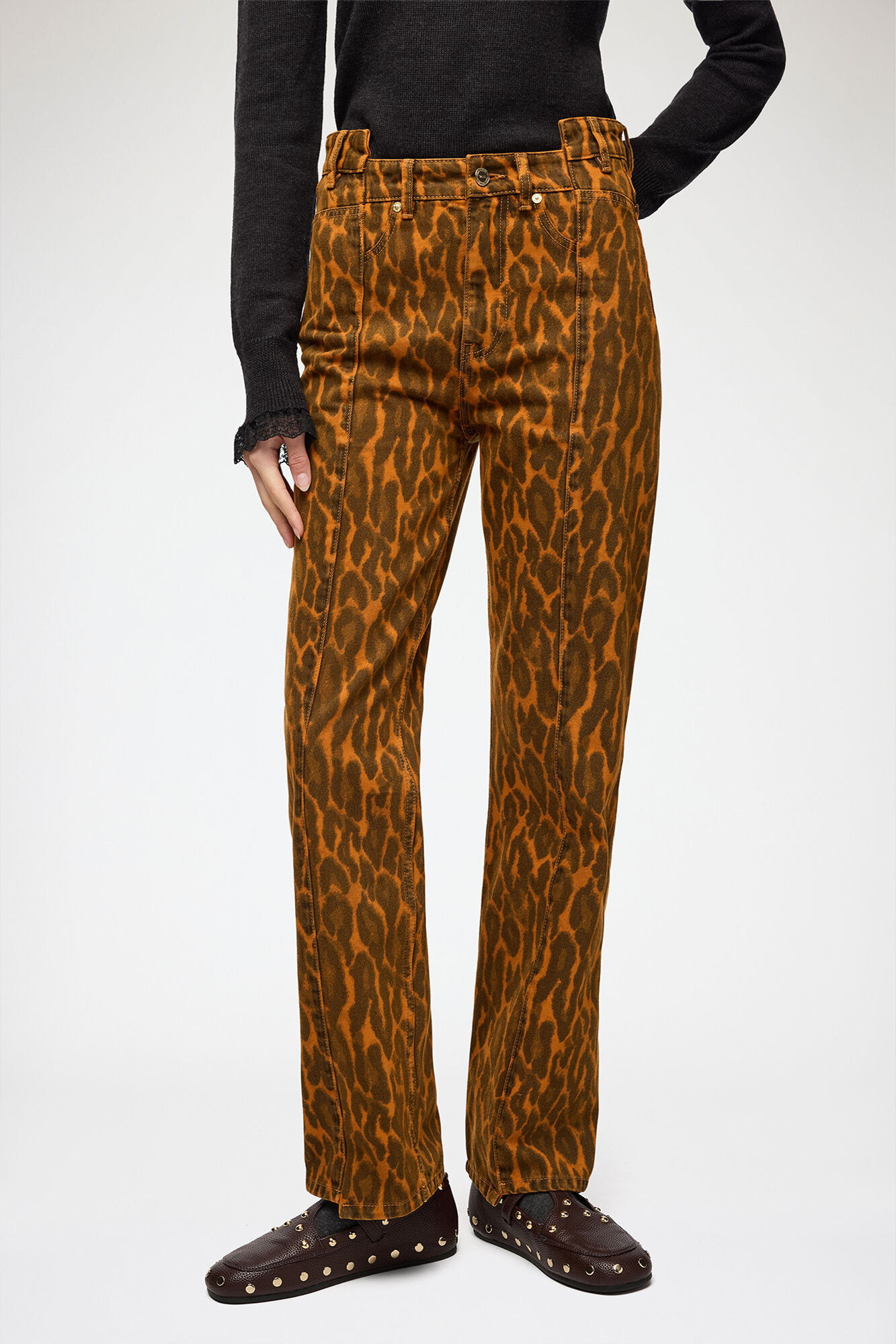 Faltenjeans in Leopard-Denim, Organic Cotton, in colour Autumn Maple - 2 - GANNI