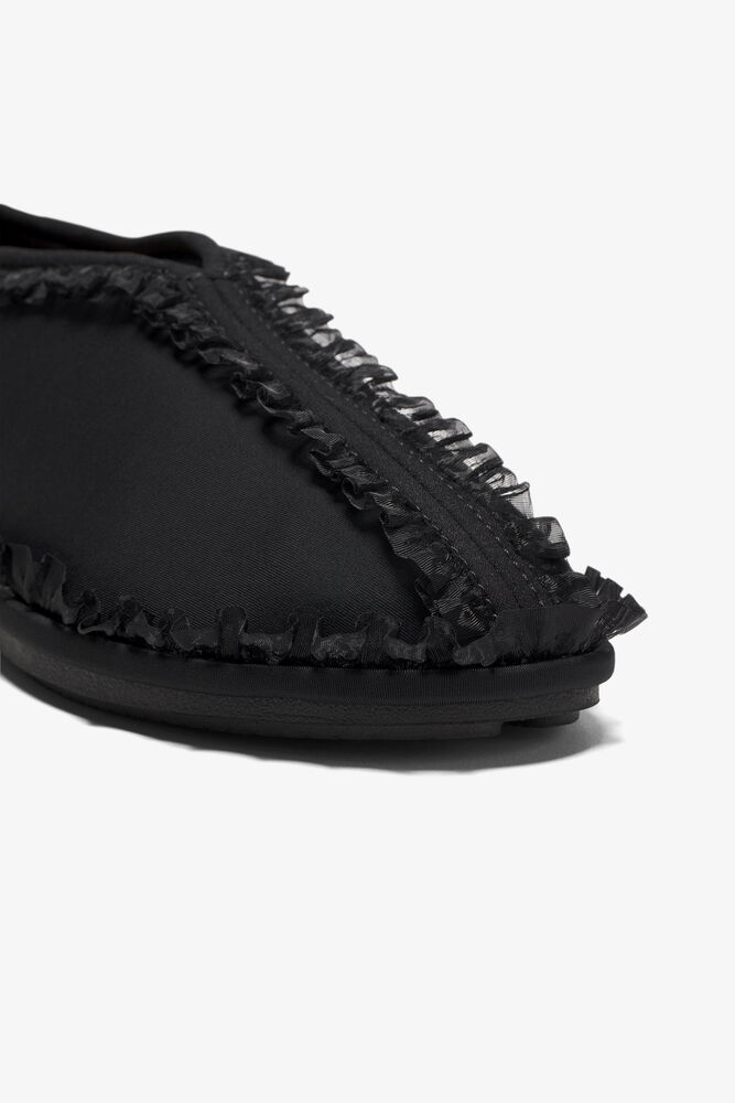 Flat Mate Ruffle Trim Shoes, Black