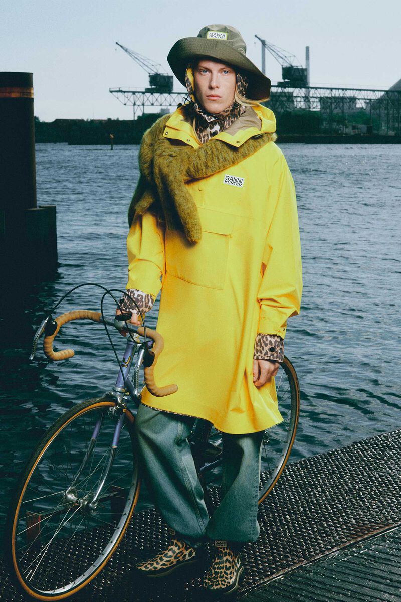 Poncho in 10K Waterproof Shell, Recycled Polyester, in colour Lemon - 1 - GANNI