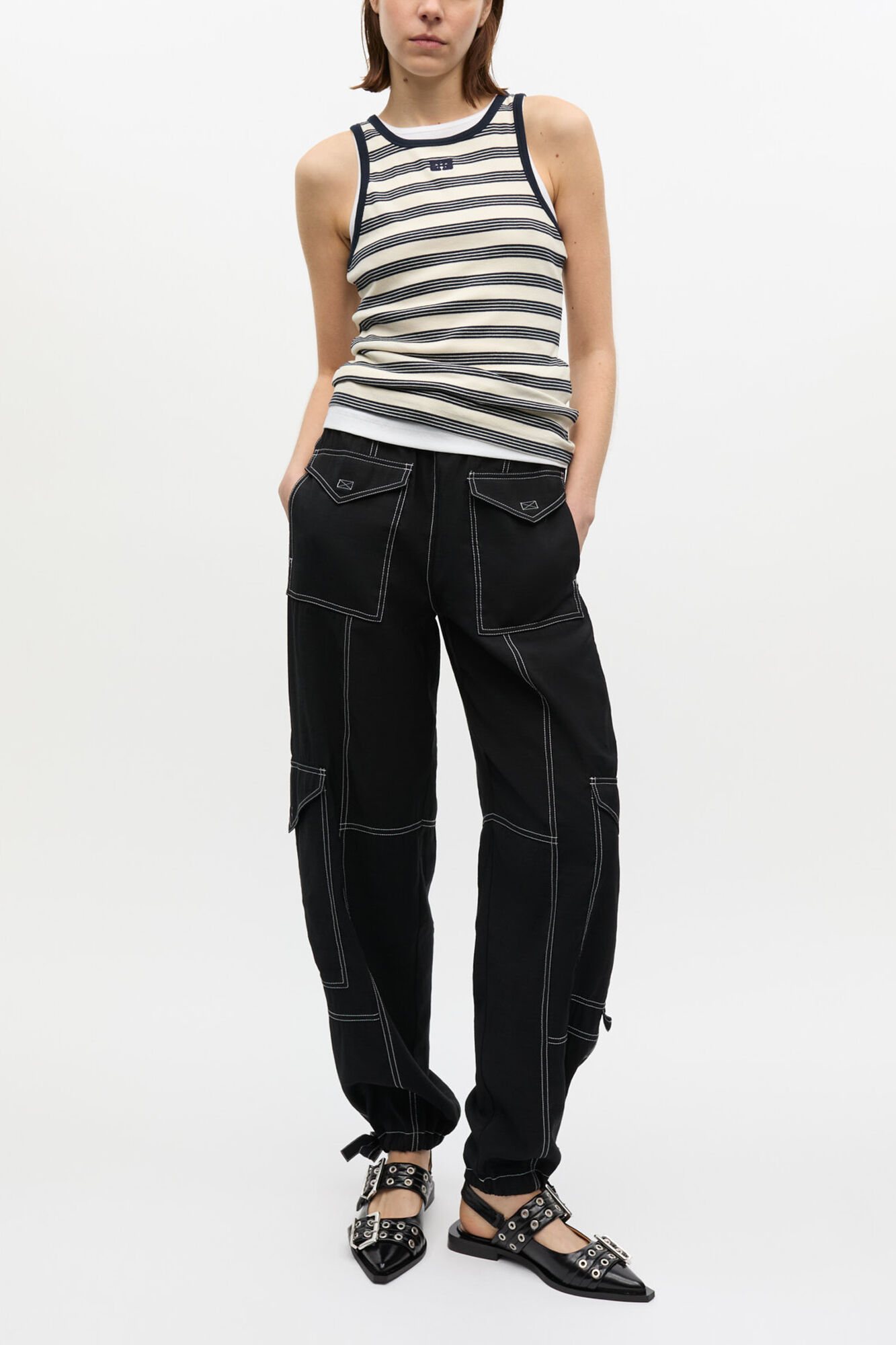 Pants in Light Slub, LENZING™ ECOVERO™, in colour Black - 1 - GANNI