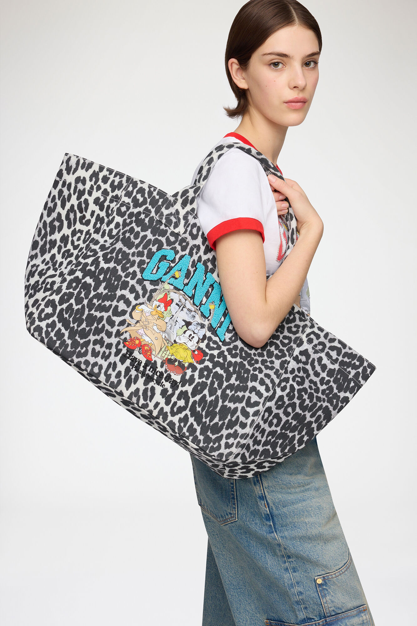 Tote XXL with Minnie Mouse & Daisy Duck, Recycled Cotton, in colour Silver - 1 - GANNI