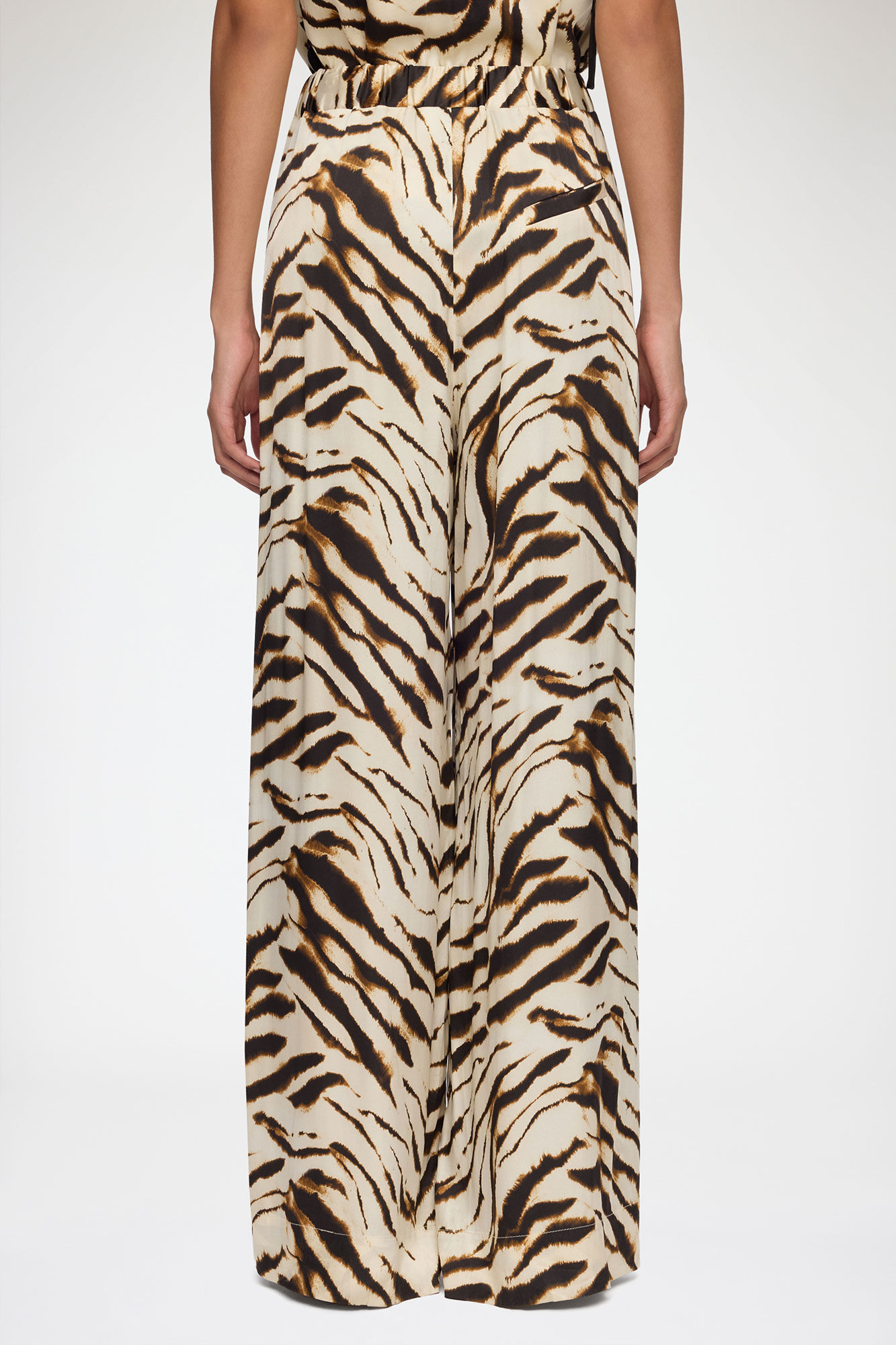 Bukser i zebra satin, Viscose, in colour Egret - 3 - GANNI