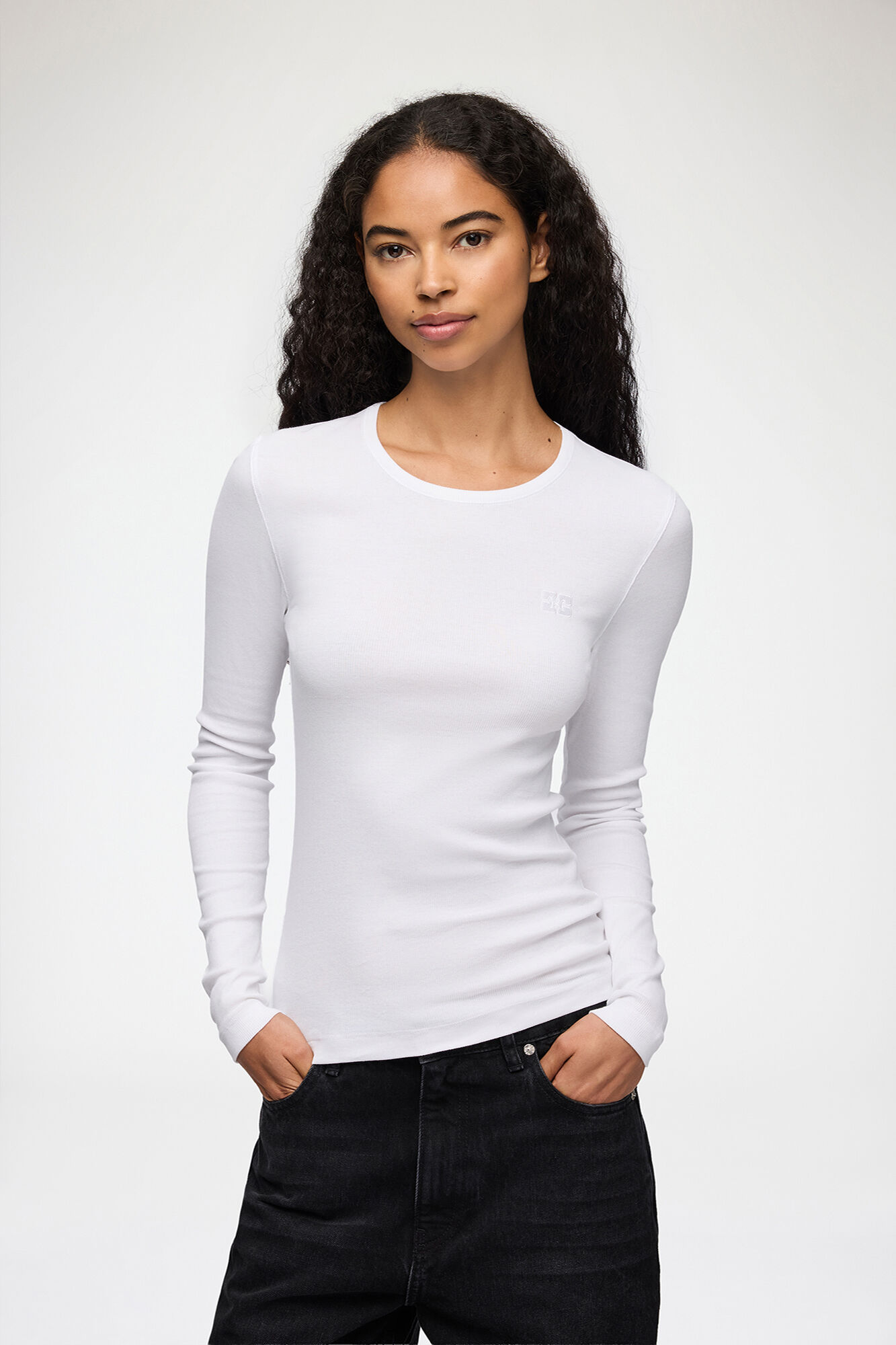 Haut à manches longues côtelé, Organic Cotton, in colour Bright White - 1 - GANNI