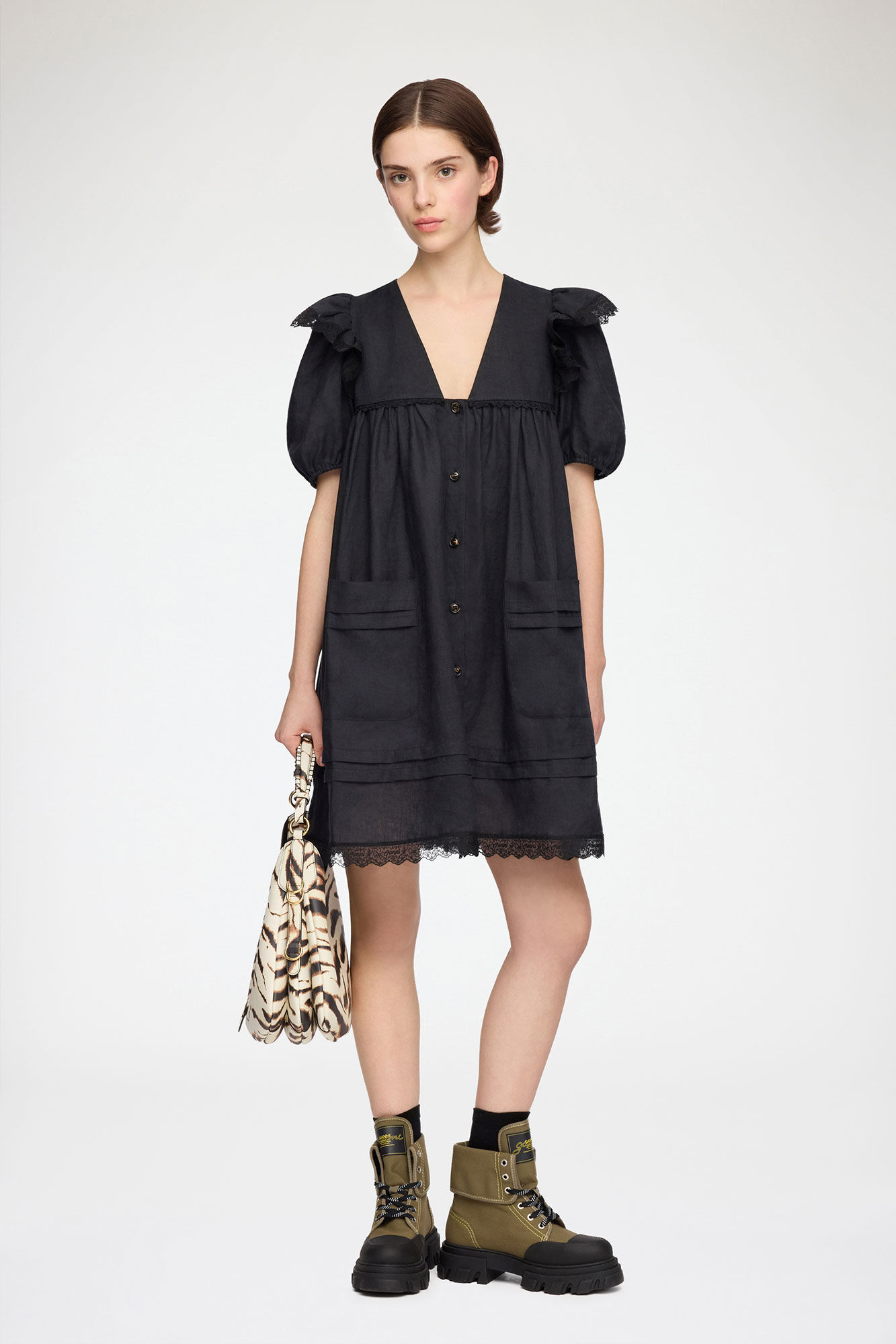 Minikleid aus schwarzem Leinen, Linen, in colour Black - 1 - GANNI