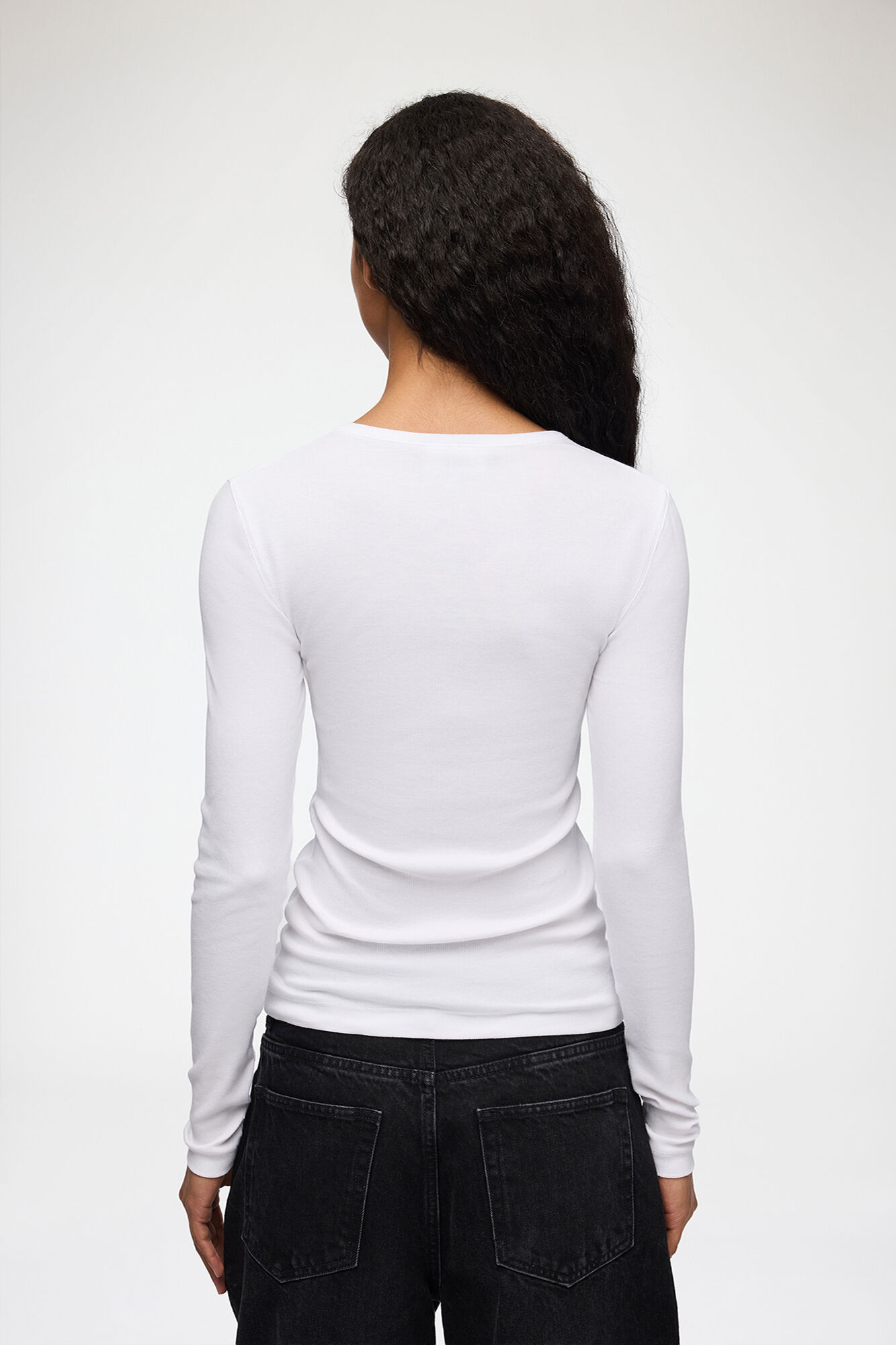 Haut à manches longues côtelé, Organic Cotton, in colour Bright White - 3 - GANNI