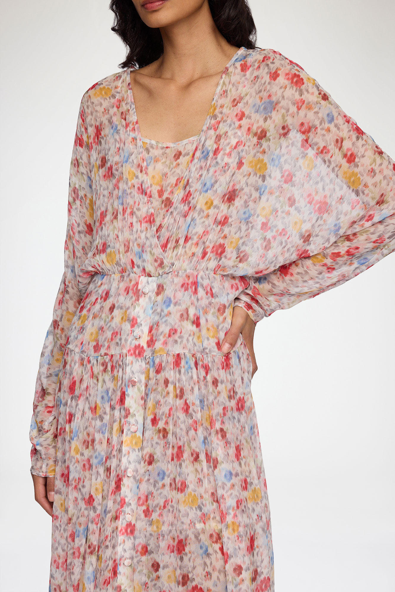 Kjole i blomsterprintet silke, Organic Wool, in colour Multicolour - 3 - GANNI